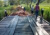Secretaria de Agricultura de Itaperuna constrói ponte na estrada do Bambuí