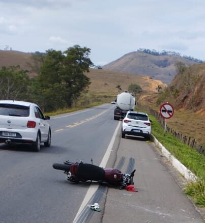 Motociclista morre e outro fica ferido em acidente na BR-356, em Itaperuna,  no RJ, Norte Fluminense