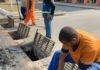 Secretaria de Obras de Itaperuna realiza limpeza de bueiros como forma de prevenção no período de chuvas