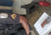 PM apreende arma, dinheiro e munições durante buscas em Itaperuna