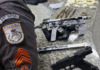 PM apreende submetralhadora, pistola e drogas em Itaperuna
