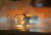 Carro fica destruído após pegar fogo em Itaperuna