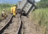Trem descarrila em Magé / RJ após trilhos dilatarem com calor de 71°C